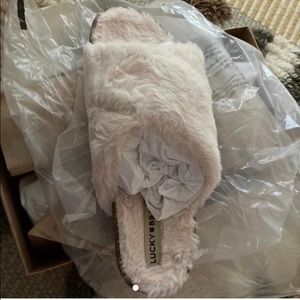 Lucky brand slippers